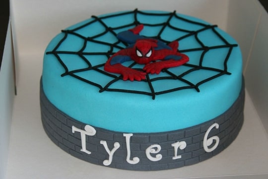 Beste Tyler helemaal blij met: Spiderman! (Pagina 1) - Taarten Parade TD-36